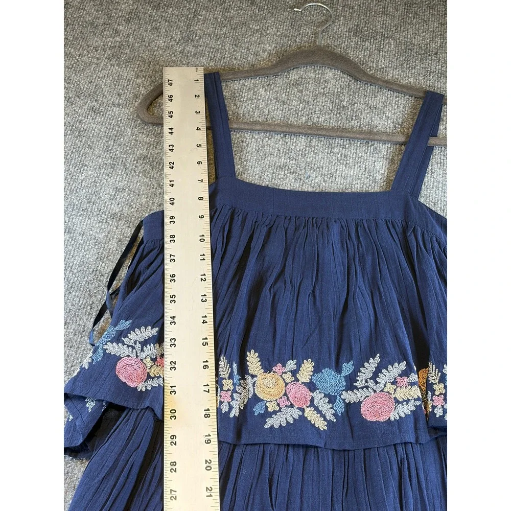 NAO tiered maxi